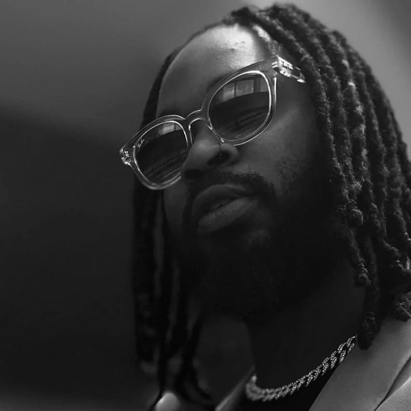 Dee Hill & Friends, Music Artist